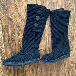 Black knitted uggs